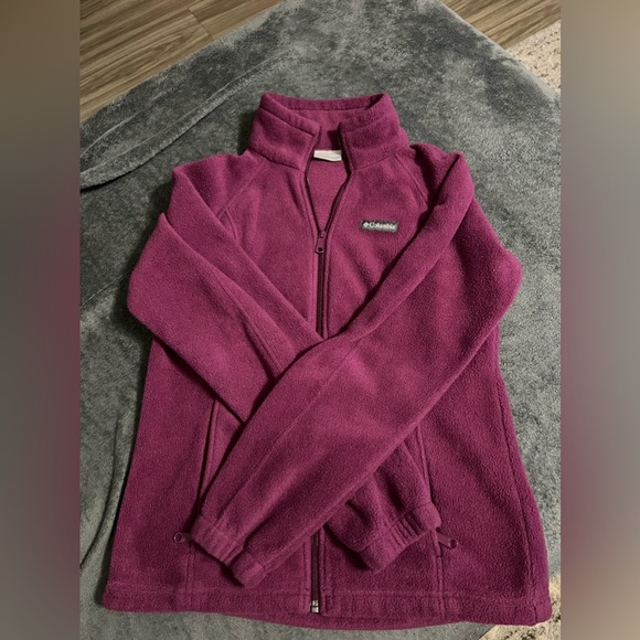 Columbia Jackets & Blazers - Woman’s size small Columbia zip up jacket